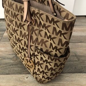 Michael Kors Jet Set Tote